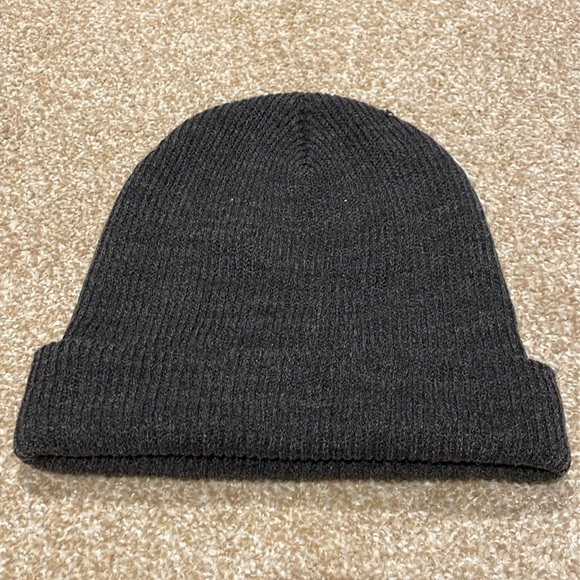 Unisex Dark Charcoal Gray Mcmenamins Brewery Leather Patch Logo Beanie - Picture 4 of 7